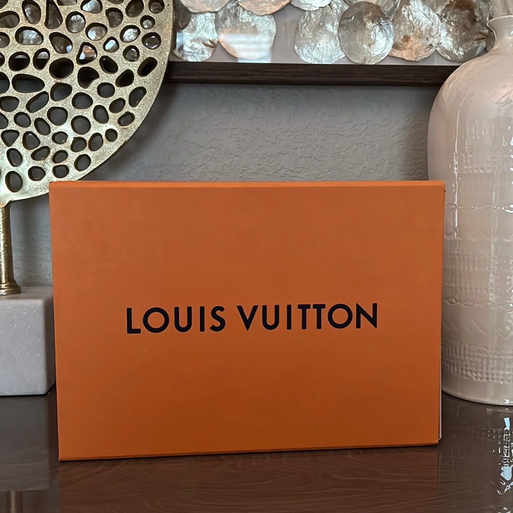 Louis Vuitton box